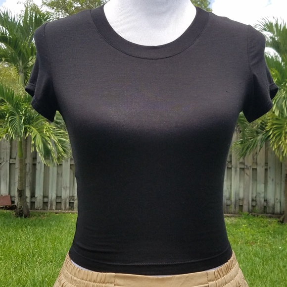 Tops - Scoop Neck Crop Top